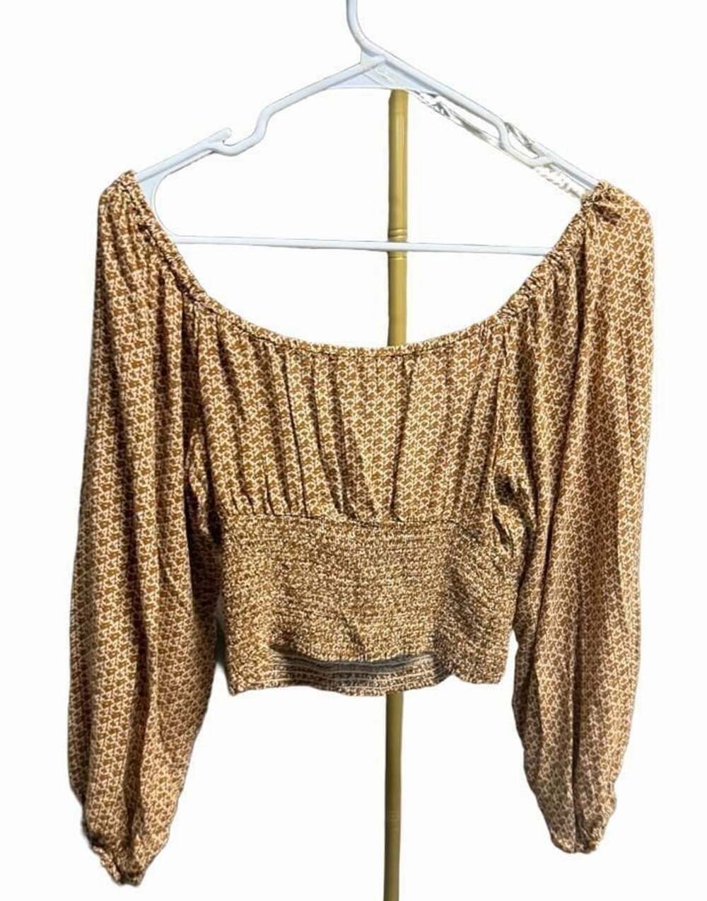 672 Blush J Women's Brown Floral Print Smocked Long Sleeve Off-Shoulder Crop Top
